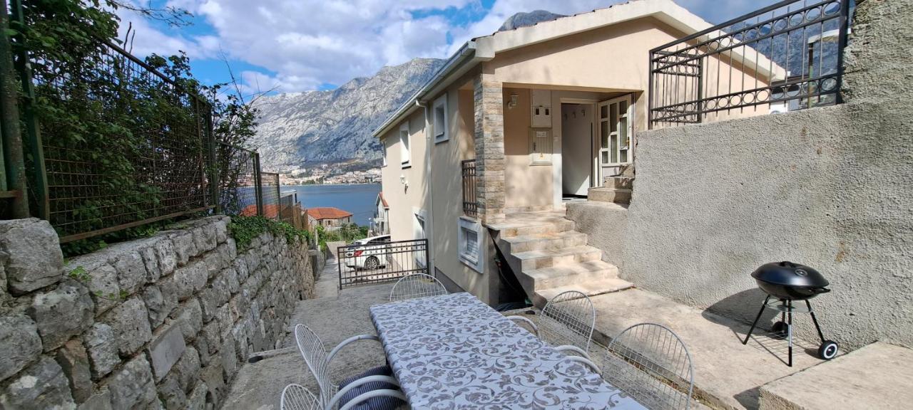 Apartment Vujosevic D&D Kotor Bagian luar foto