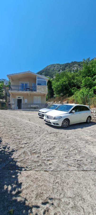Apartment Vujosevic D&D Kotor Bagian luar foto