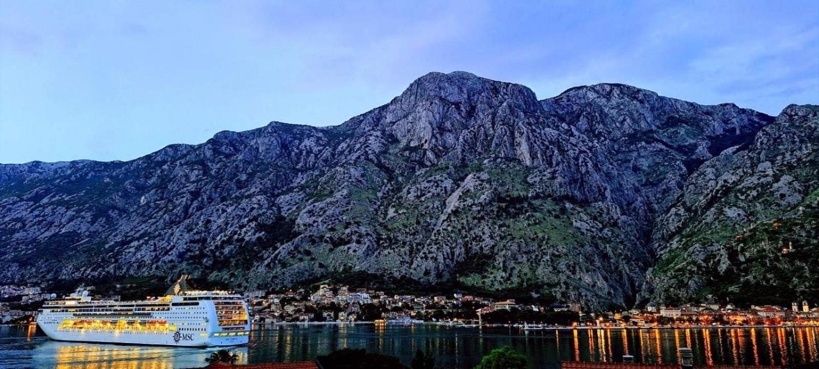 Apartment Vujosevic D&D Kotor Bagian luar foto