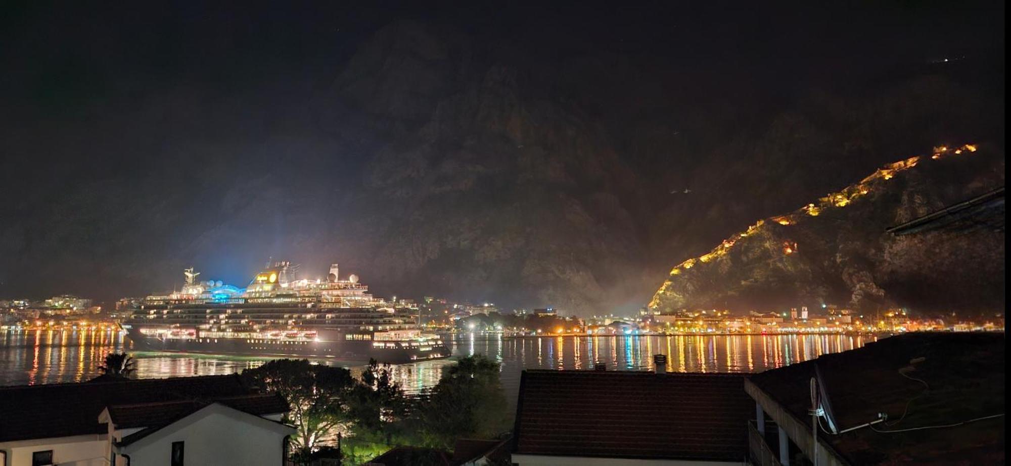 Apartment Vujosevic D&D Kotor Bagian luar foto